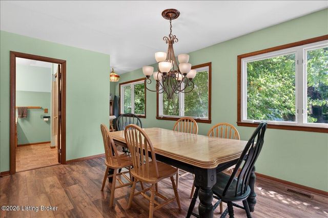 5916 Ashby Ln, Louisville, KY 40272