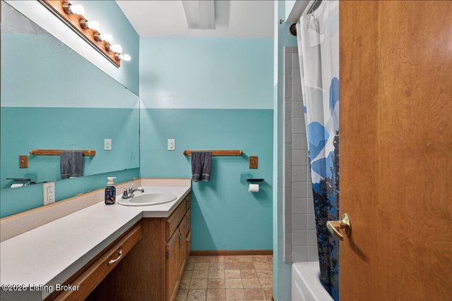 5916 Ashby Ln, Louisville, KY 40272