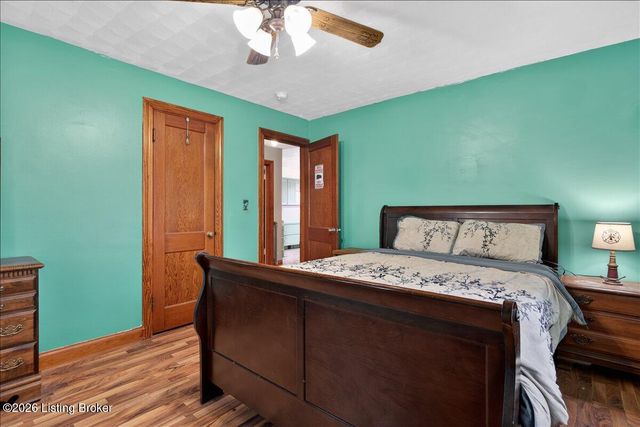 5916 Ashby Ln, Louisville, KY 40272