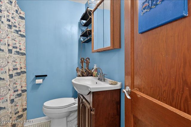 5916 Ashby Ln, Louisville, KY 40272