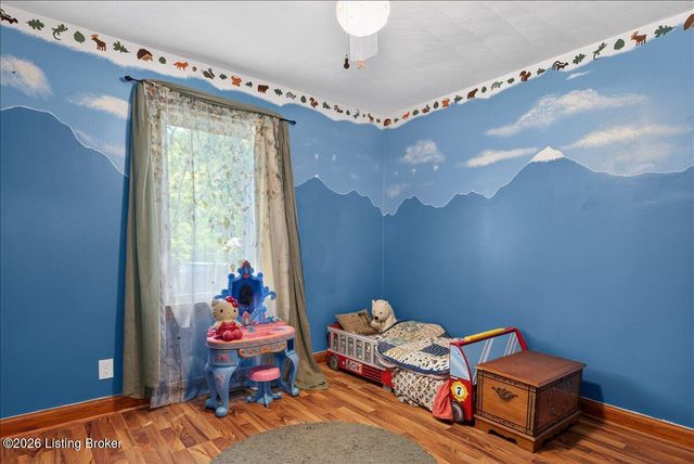 5916 Ashby Ln, Louisville, KY 40272