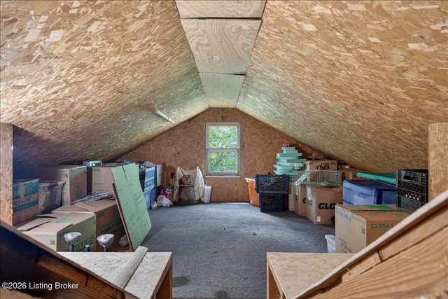 5916 Ashby Ln, Louisville, KY 40272