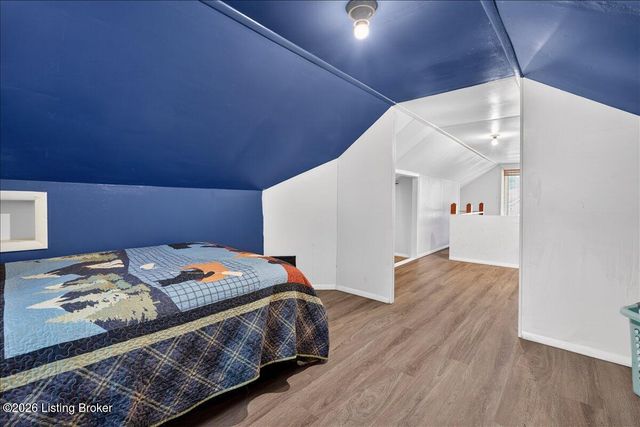 5916 Ashby Ln, Louisville, KY 40272