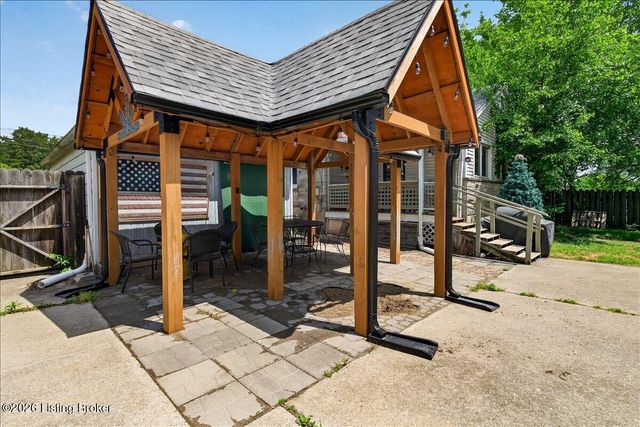 5916 Ashby Ln, Louisville, KY 40272