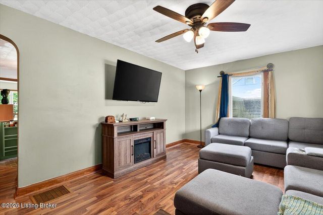 5916 Ashby Ln, Louisville, KY 40272