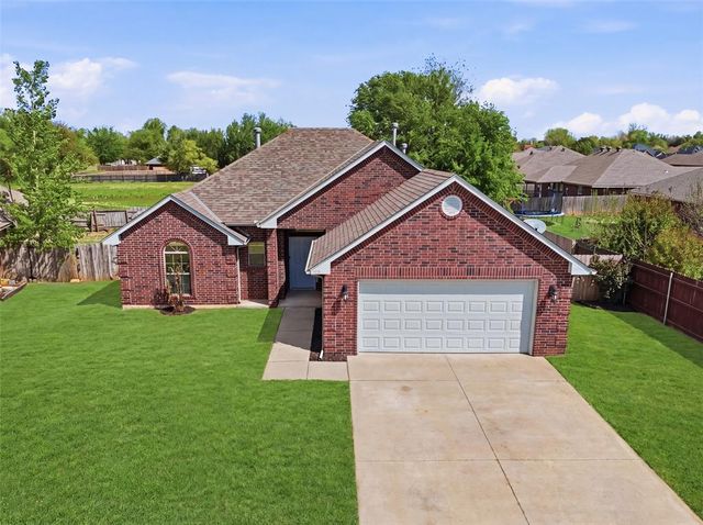 515 E Greenwood Lane, Mustang, OK 73064