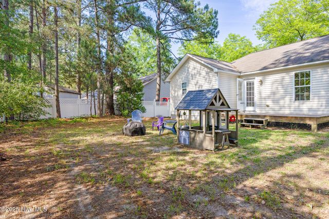 130 Woodgreen Lane, Aberdeen, NC 28315
