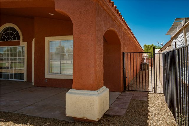 5708 S Desert Lakes Drive, Fort Mohave, AZ 86426