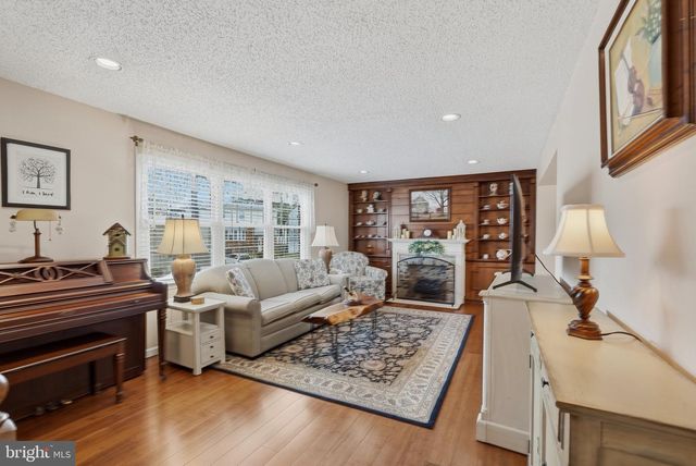 1977-00 MERLIN RD, Philadelphia, PA 19116