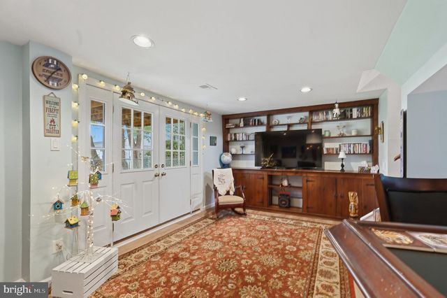 1977-00 MERLIN RD, Philadelphia, PA 19116