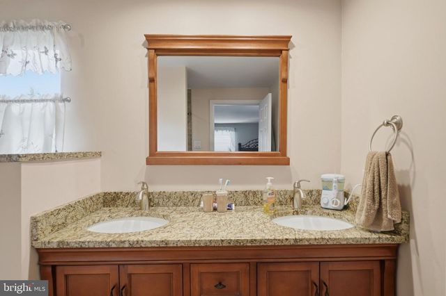 1977-00 MERLIN RD, Philadelphia, PA 19116