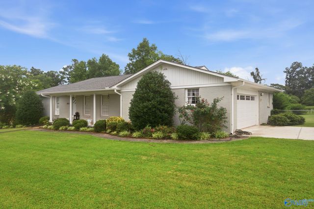 1405 Edgewood Street, Hartselle, AL 35640