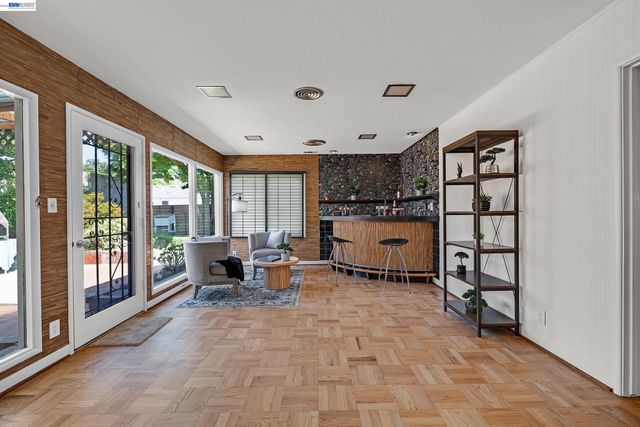 15126 Andover St, San Leandro, CA 94579