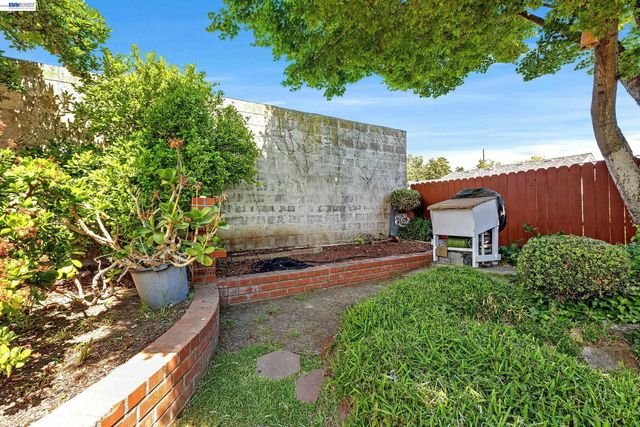 15126 Andover St, San Leandro, CA 94579