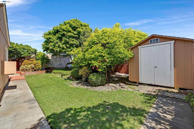 15126 Andover St, San Leandro, CA 94579