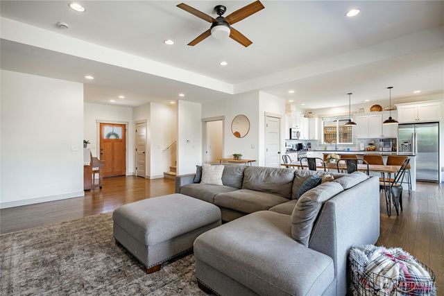 2082 Woodsman Drive, Lynden, WA 98264