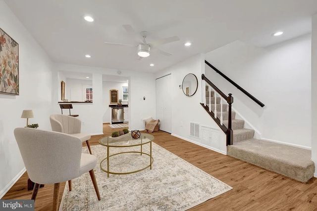 37 ALDEN CT, Sterling, VA 20165