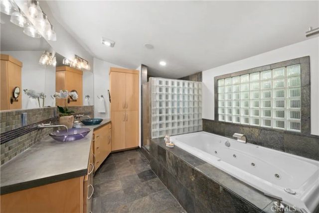 331 Fresno, Morro Bay, CA 93442