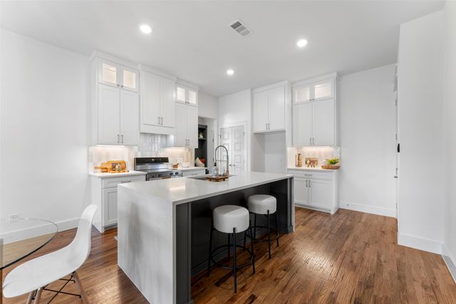 607 E Wood Dell Drive, Glenn Heights, TX 75154