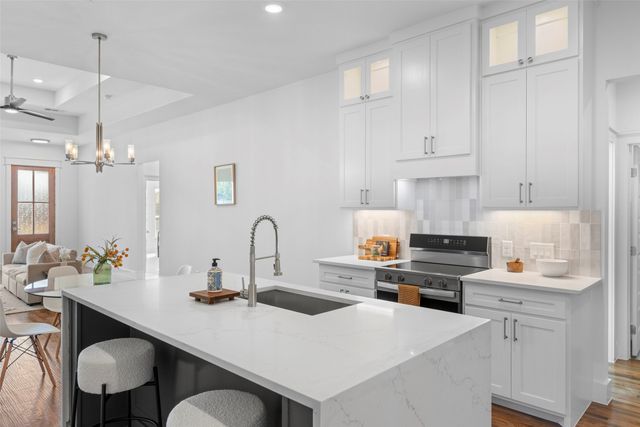 607 E Wood Dell Drive, Glenn Heights, TX 75154