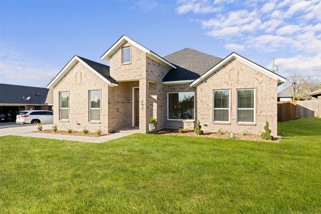 607 E Wood Dell Drive, Glenn Heights, TX 75154