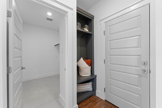 607 E Wood Dell Drive, Glenn Heights, TX 75154