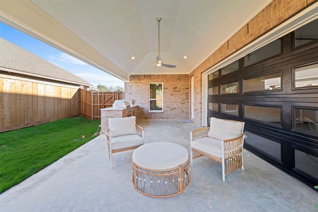 607 E Wood Dell Drive, Glenn Heights, TX 75154