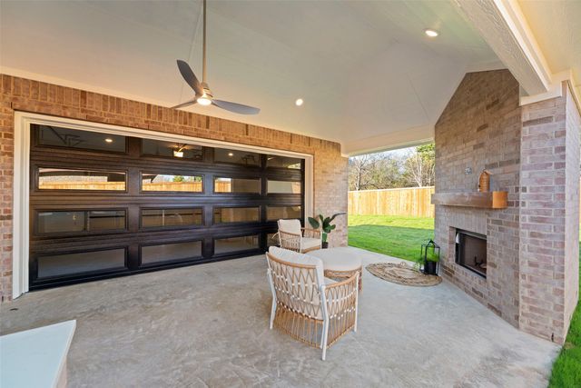 607 E Wood Dell Drive, Glenn Heights, TX 75154