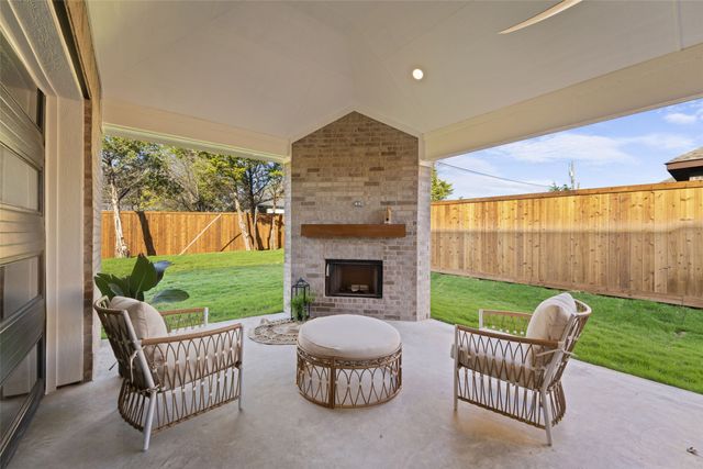 607 E Wood Dell Drive, Glenn Heights, TX 75154