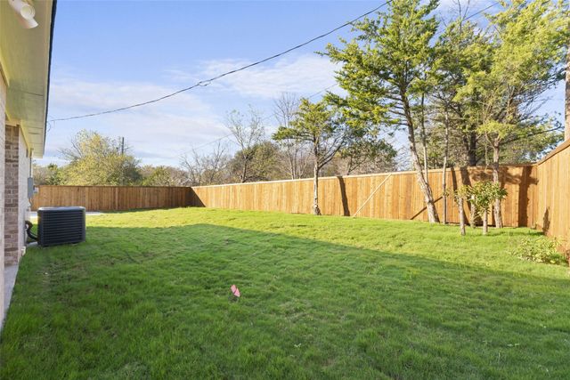 607 E Wood Dell Drive, Glenn Heights, TX 75154