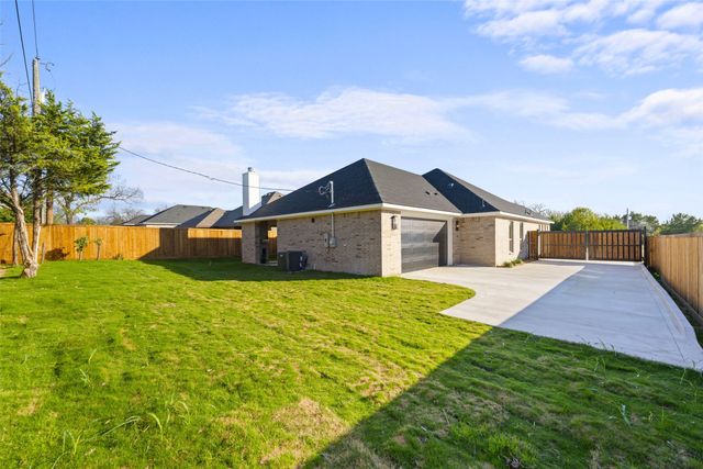 607 E Wood Dell Drive, Glenn Heights, TX 75154