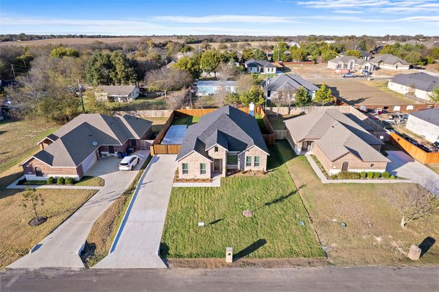 607 E Wood Dell Drive, Glenn Heights, TX 75154