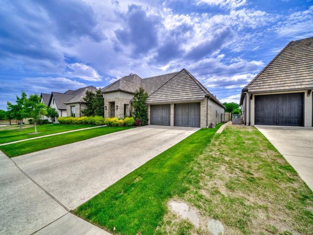 8505 Tierra Court, Benbrook, TX 76126