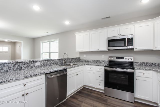 194 Charles Carr Dr, Harrodsburg, KY 40330