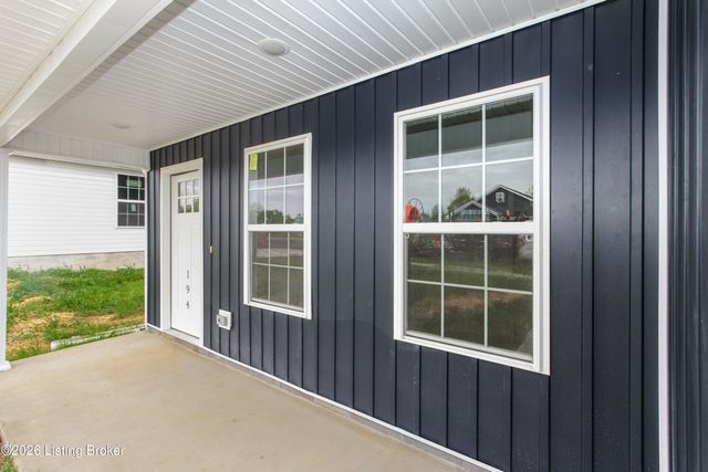 194 Charles Carr Dr, Harrodsburg, KY 40330