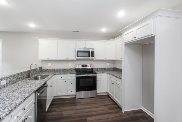 194 Charles Carr Dr, Harrodsburg, KY 40330