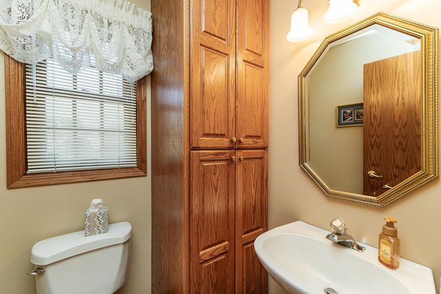 744 Jefferson Avenue SW, Eyota, MN 55934