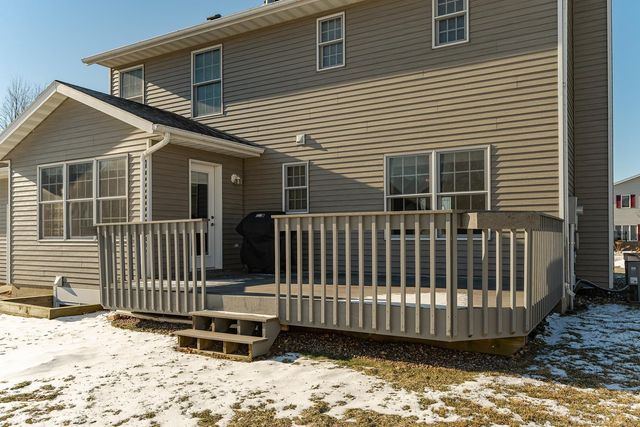 744 Jefferson Avenue SW, Eyota, MN 55934