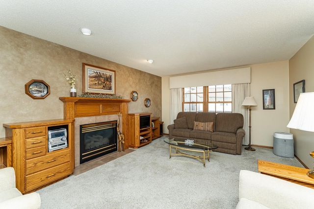 744 Jefferson Avenue SW, Eyota, MN 55934