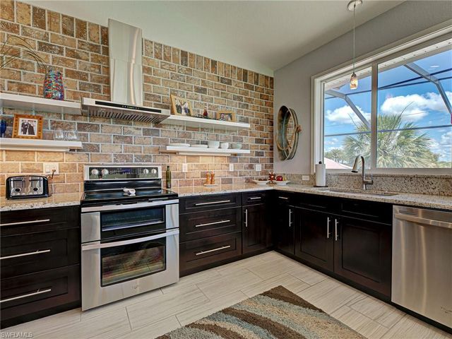 48 Lark DR, Placida, FL 33946