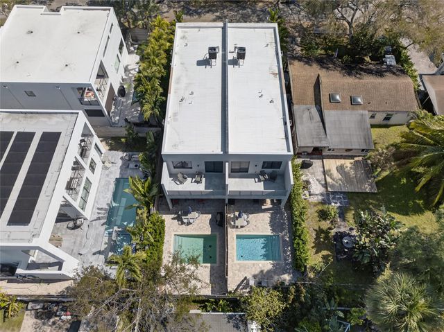 811 SW 10th Terrace, Fort Lauderdale, FL 33315