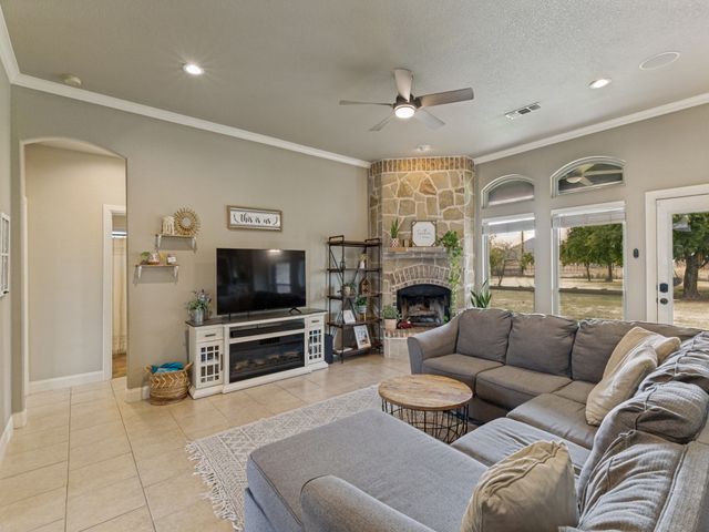 5584 Justine Place, Fort Worth, TX 76126