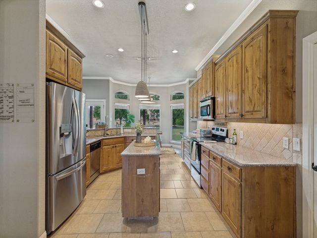 5584 Justine Place, Fort Worth, TX 76126