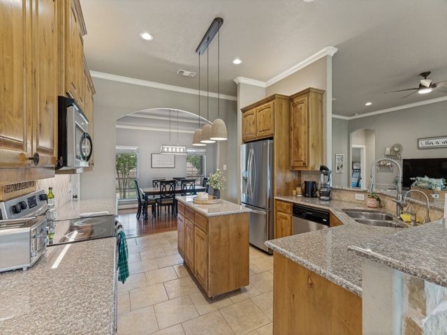 5584 Justine Place, Fort Worth, TX 76126