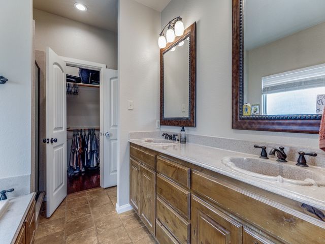 5584 Justine Place, Fort Worth, TX 76126