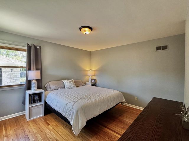 1231 118th STREET, West Allis, WI 53214