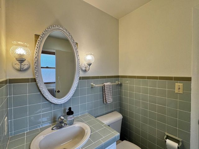 1231 118th STREET, West Allis, WI 53214
