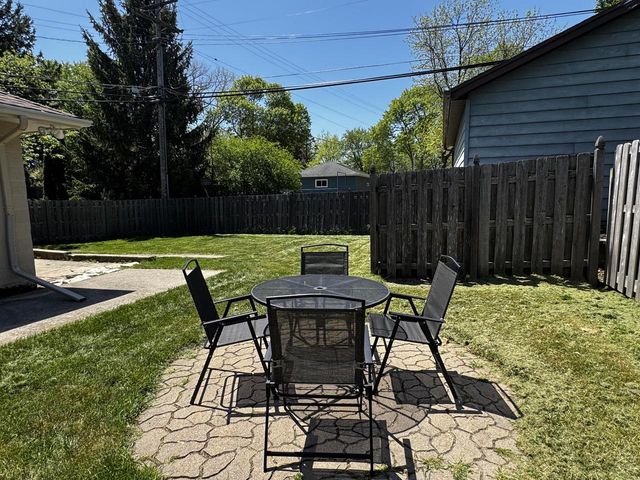 1231 118th STREET, West Allis, WI 53214