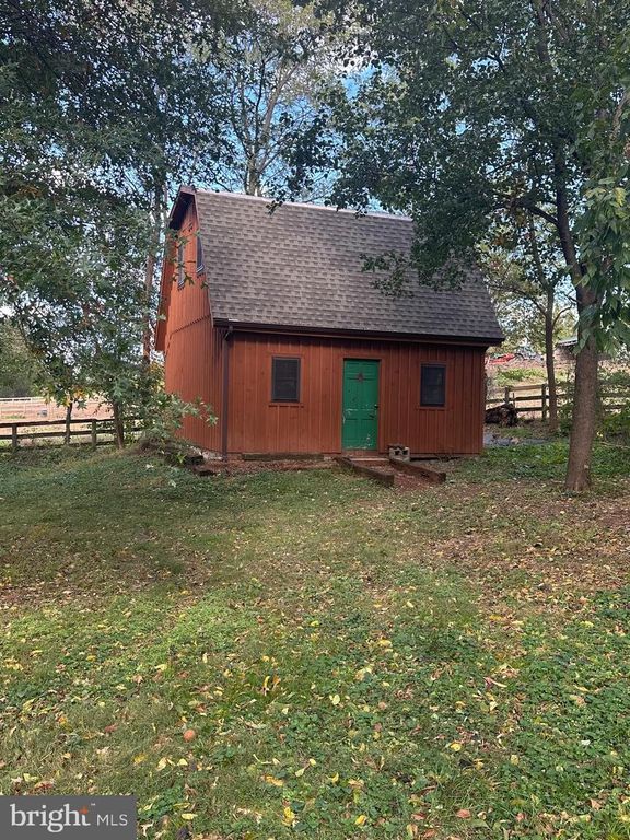 18524 BEALLSVILLE RD, Poolesville, MD 20837