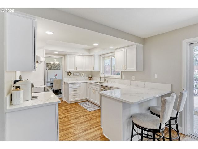 12405 Sw BERRYHILL Ln, Beaverton, OR 97008
